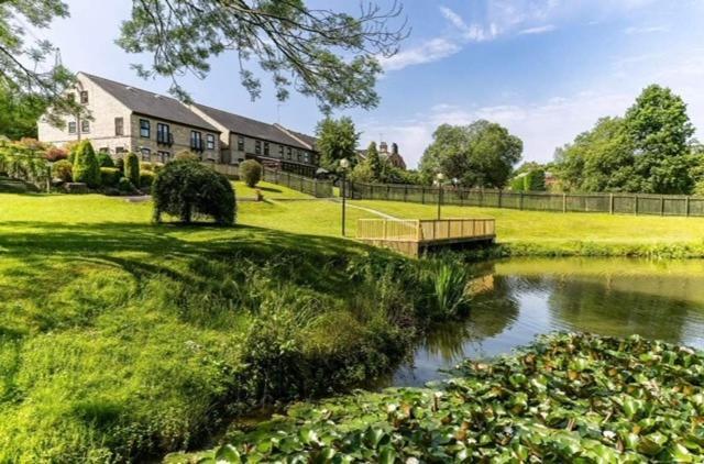 The House @ Sitwell Arms Hotel Renishaw Bagian luar foto