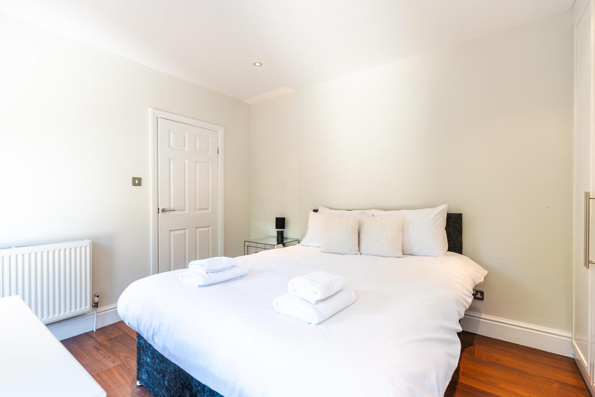 The House @ Sitwell Arms Hotel Renishaw Bagian luar foto