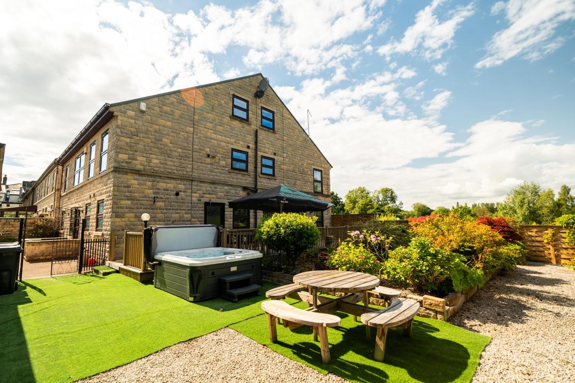 The House @ Sitwell Arms Hotel Renishaw Bagian luar foto
