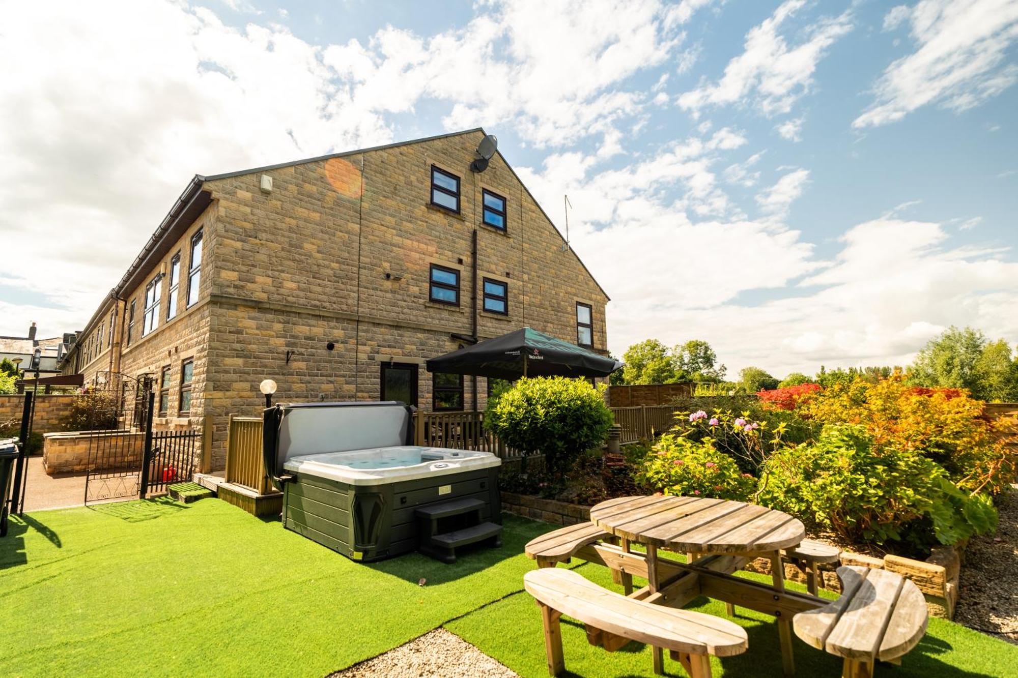 The House @ Sitwell Arms Hotel Renishaw Bagian luar foto