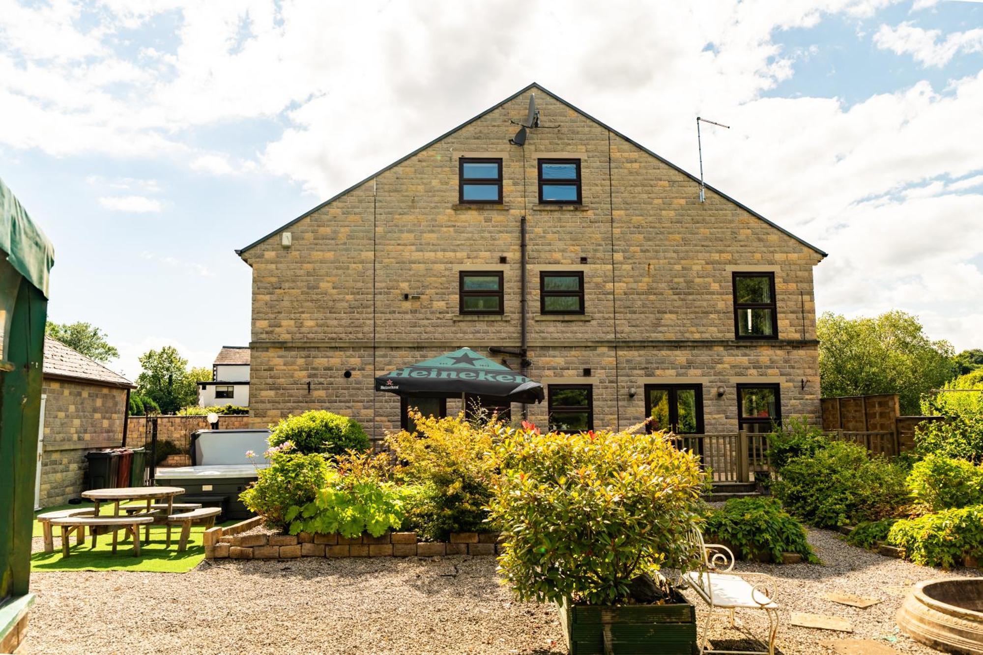 The House @ Sitwell Arms Hotel Renishaw Bagian luar foto